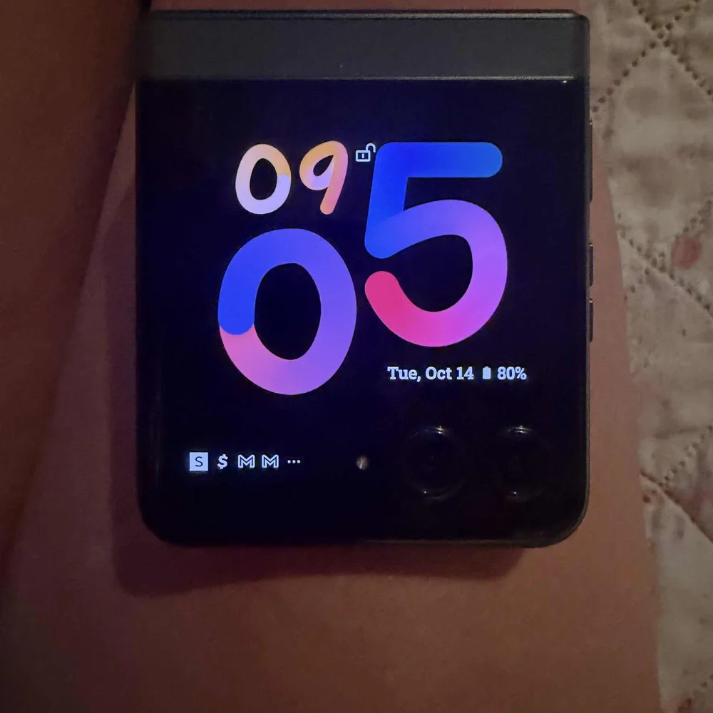Motorola Razr Gray Flip Phone